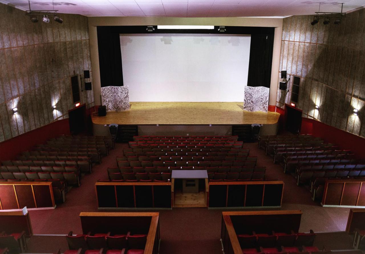 Tsumeb Theater Guesthouse Buitenkant foto