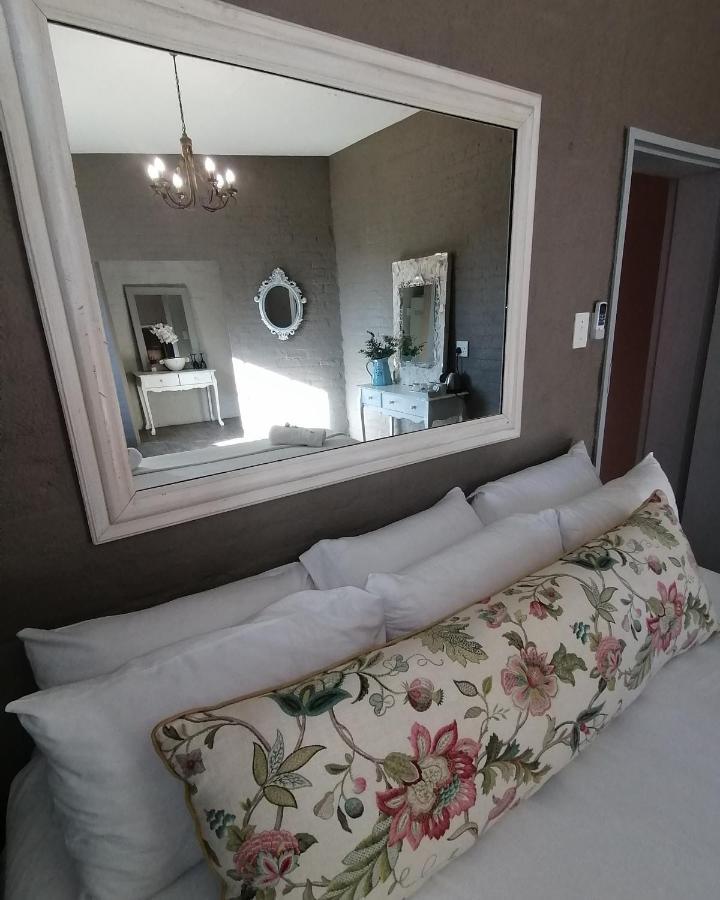 Tsumeb Theater Guesthouse Buitenkant foto