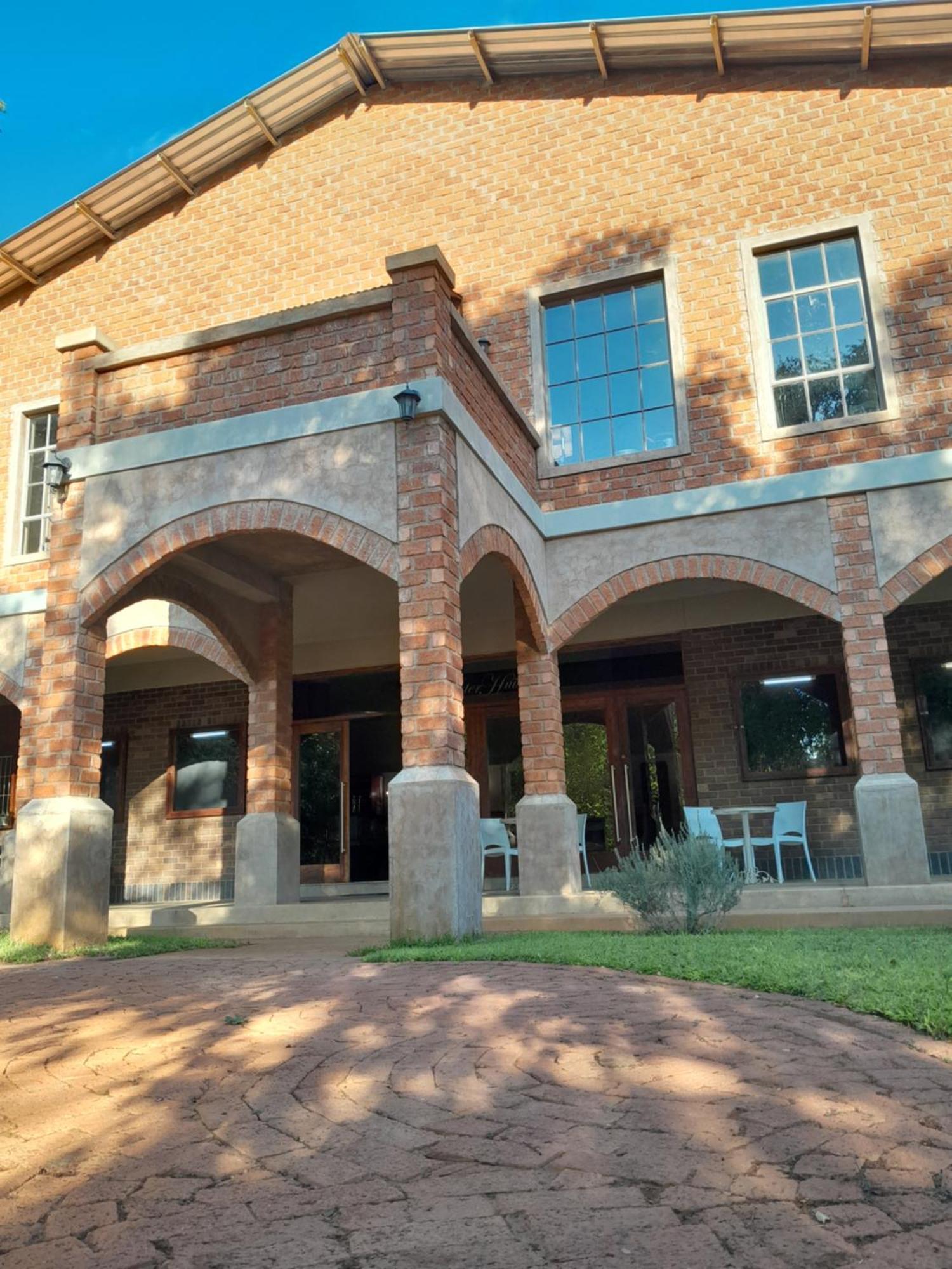 Tsumeb Theater Guesthouse Buitenkant foto